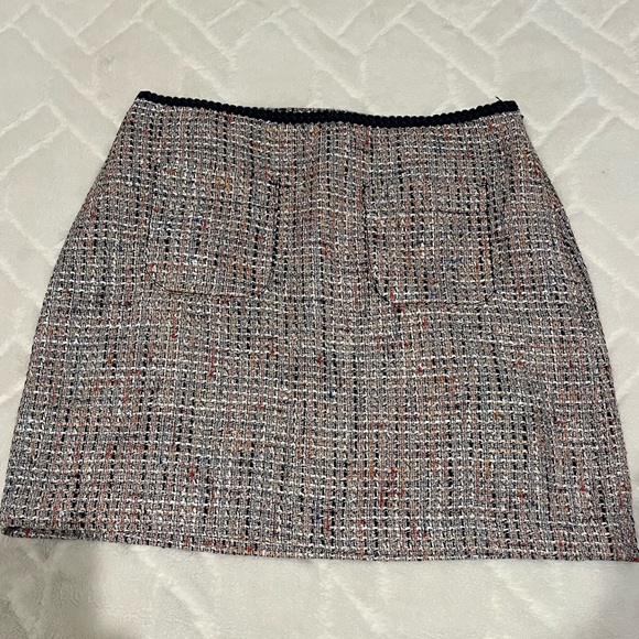 LOFT Dresses & Skirts - Women's Loft Plaid Skirt -lined w/ Navy trim - Navy mixed w/ Fall Colors Size 10